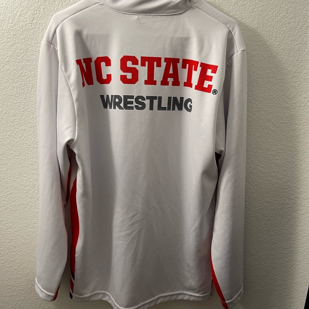 NC State Wrestling Pullover -Size Laege